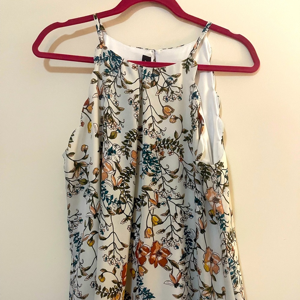 Floral sleeveless top - Picture 1 of 4